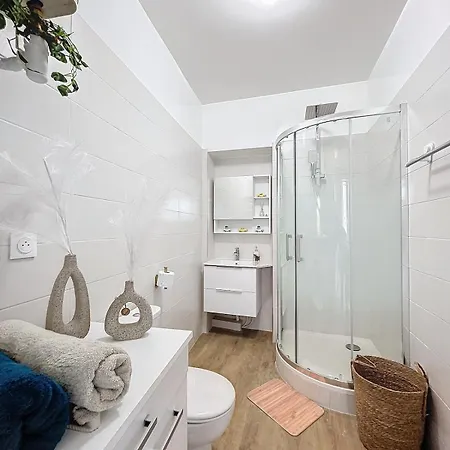 Le Petit Vendangeoir Apartment *